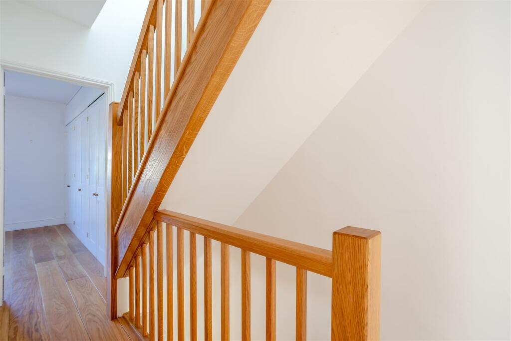 Hall + stairs 3 MR42.jpg
