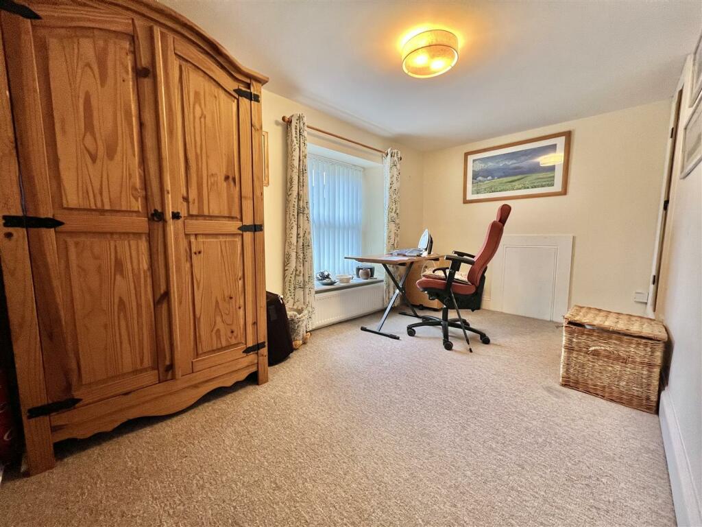 Bedroom 3a.jpg