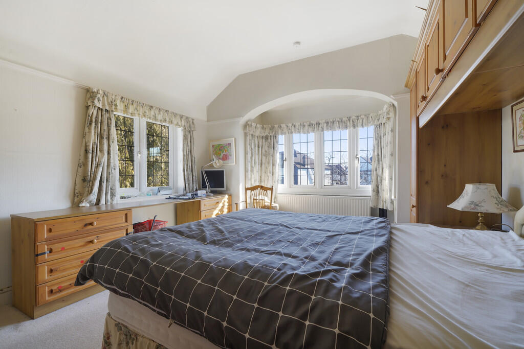 34 Pollards Hill ...