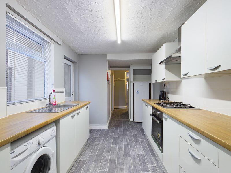 93 Princes kitchen 2.jpeg