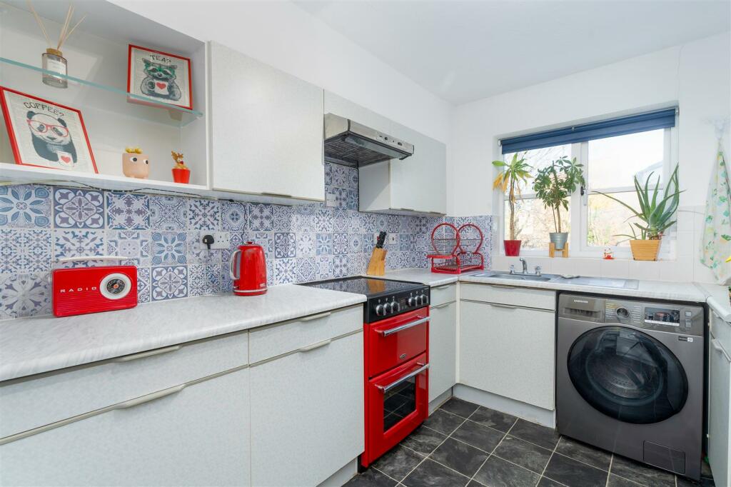Kitchen Photo 1.jpg