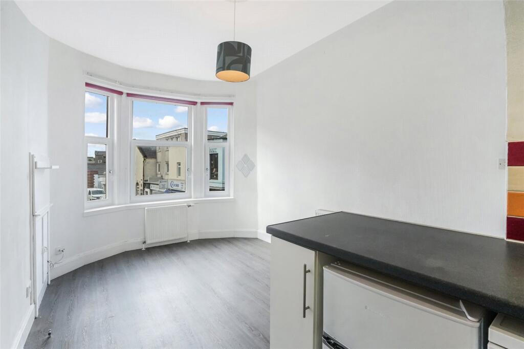 Living Room/Kitchen