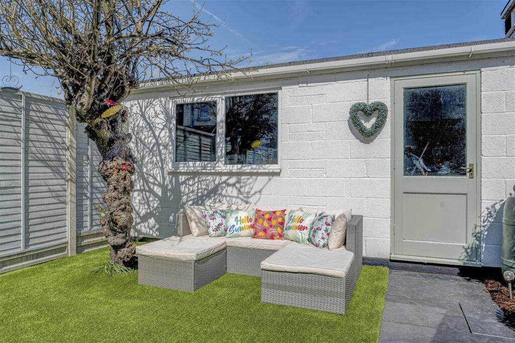 Matt Stevens-71 Stride Avenue-17.JPG