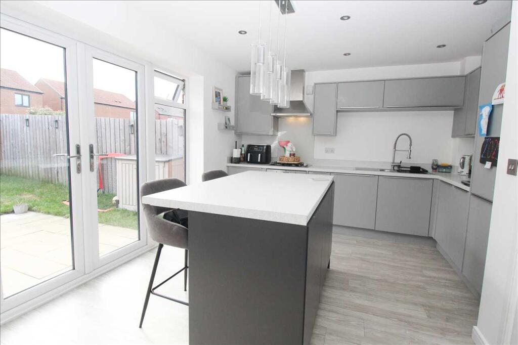Kitchen / Dining