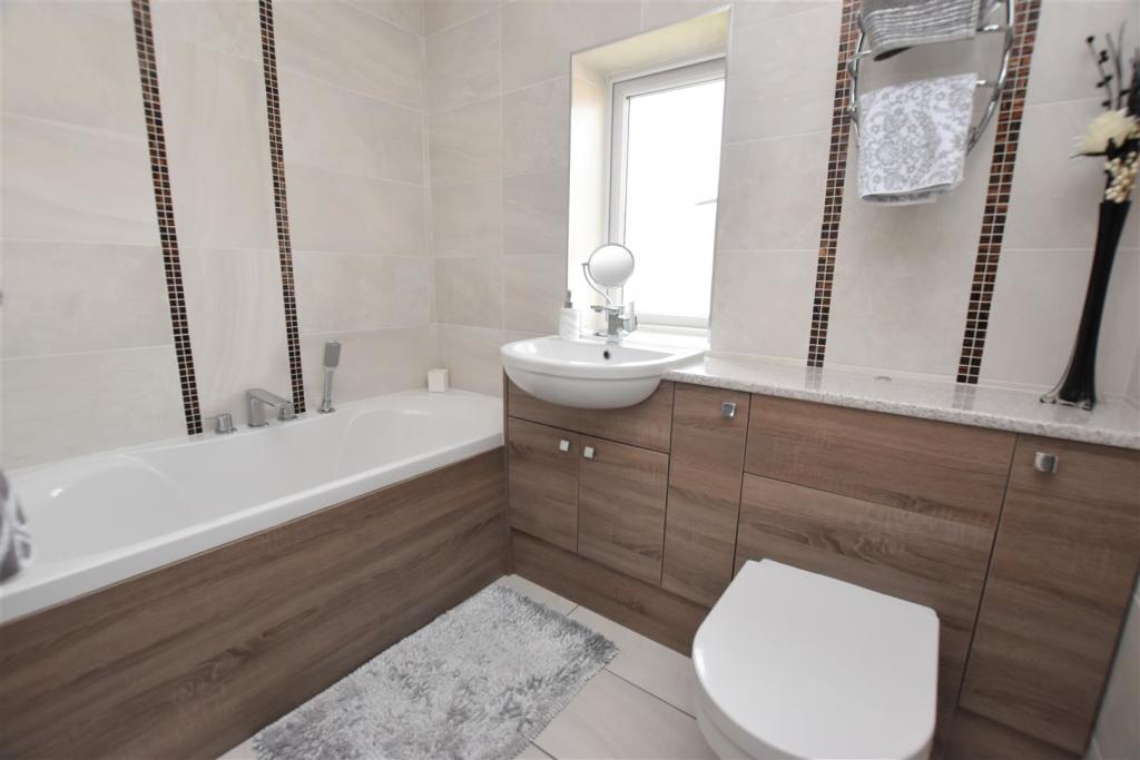 Family Bathroom.jpg