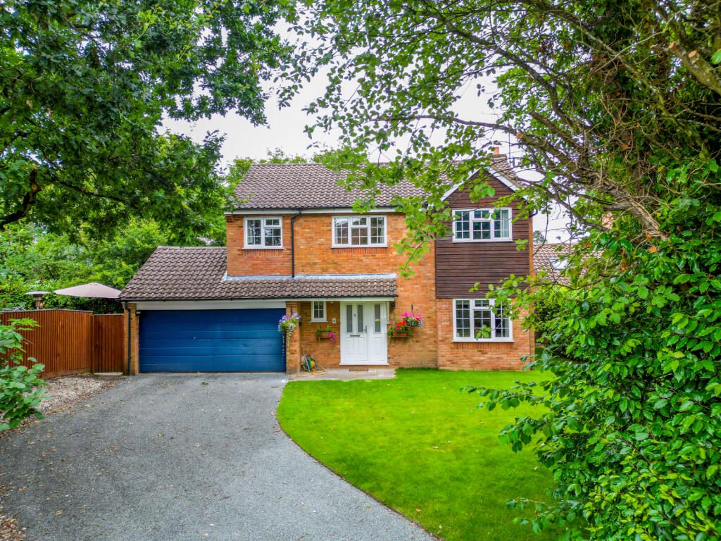 Bunyan Close, Tring, Hertfordshire, HP23