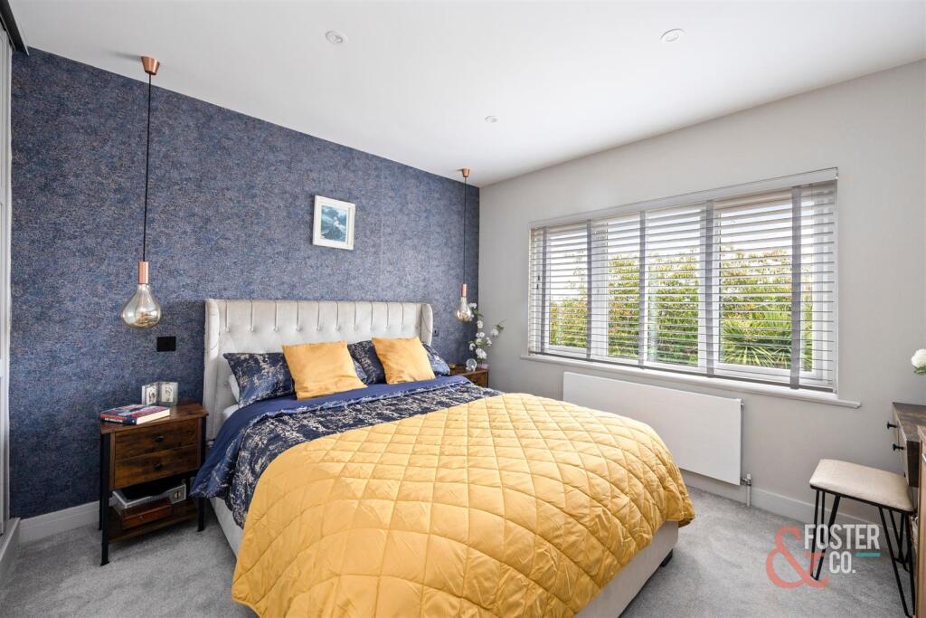 King George VI Drive, 39-007.JPG