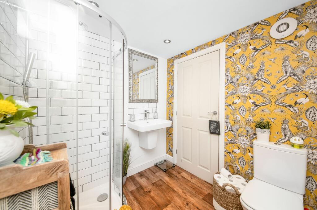 SHOWER ROOM