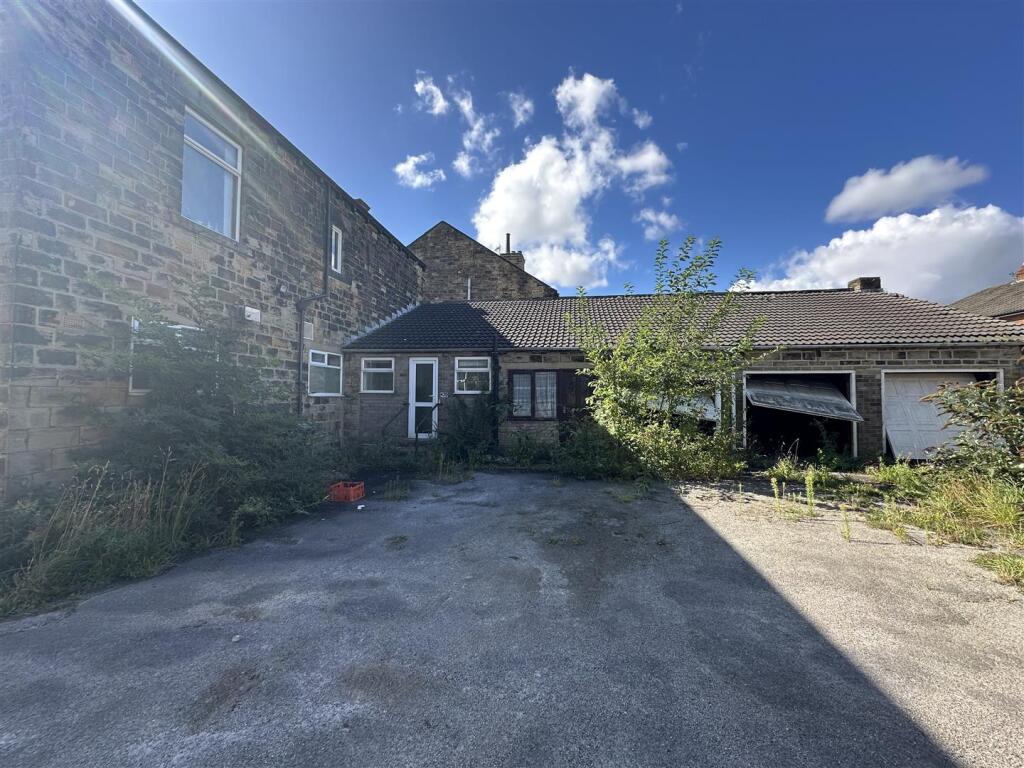 Bramleys Estate Agents - Leeds Road - Dewsbury (9)