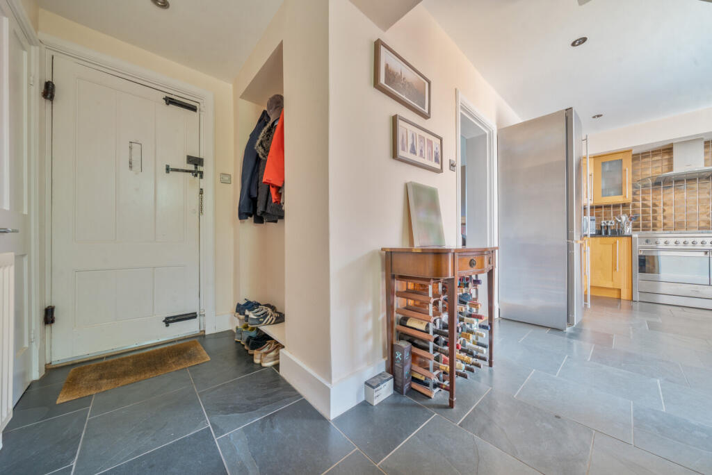 1319184-5-686415a...