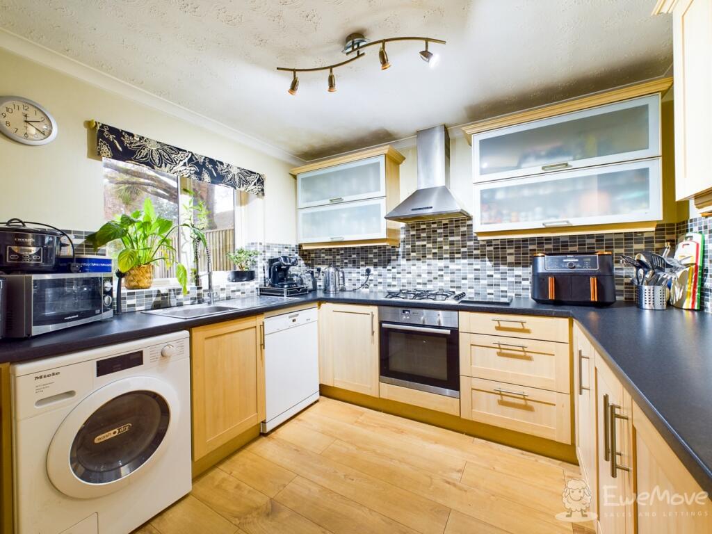 CAM03624G0-PR0099-STILL003