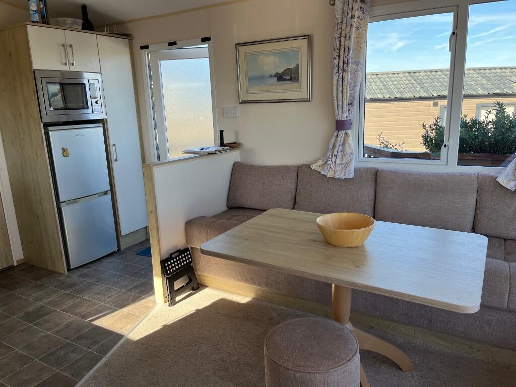 Entrance hall /diner