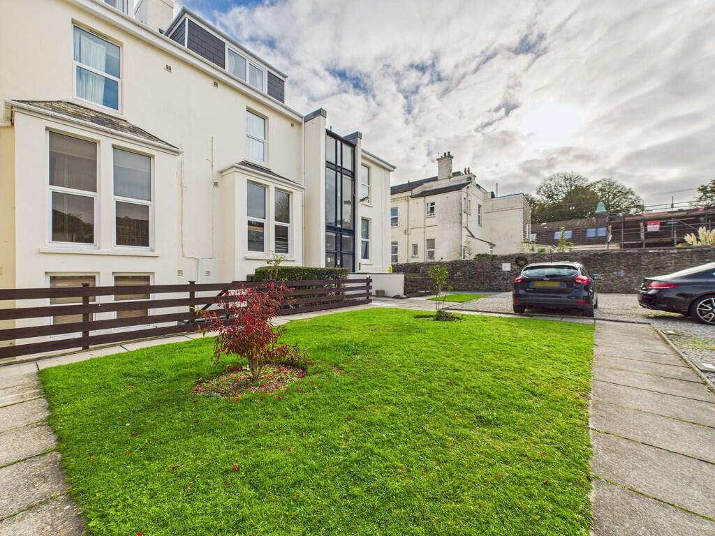 CAM03974G0-PR0220...