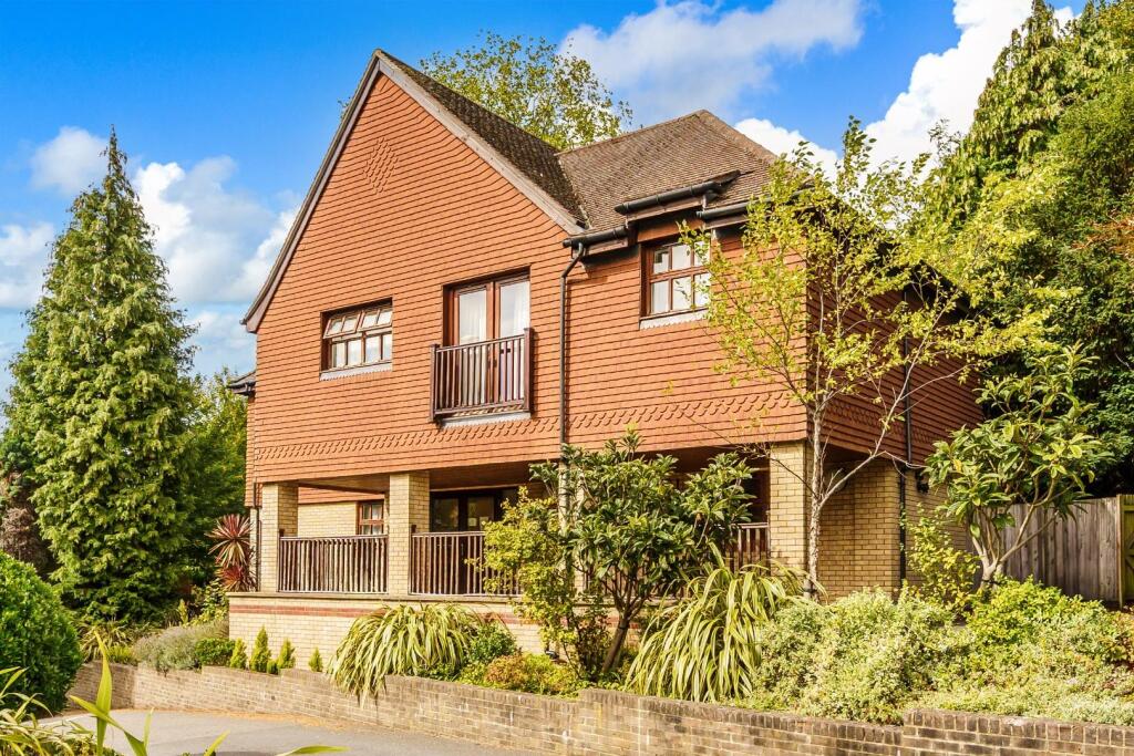 FURZE HILL COURT (4).jpg