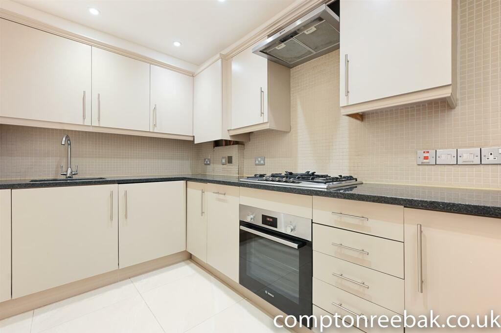 CR - 20 Ryders Terrace - KitchenA3 (1).jpg