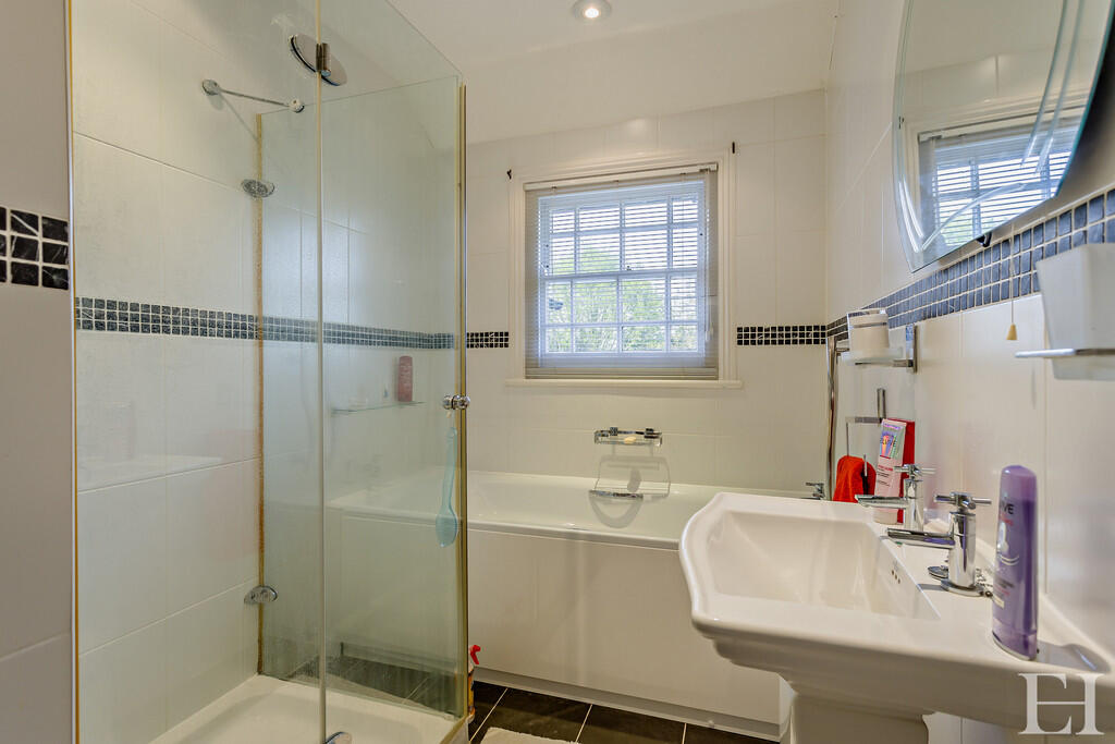 8646670-interiorW...
