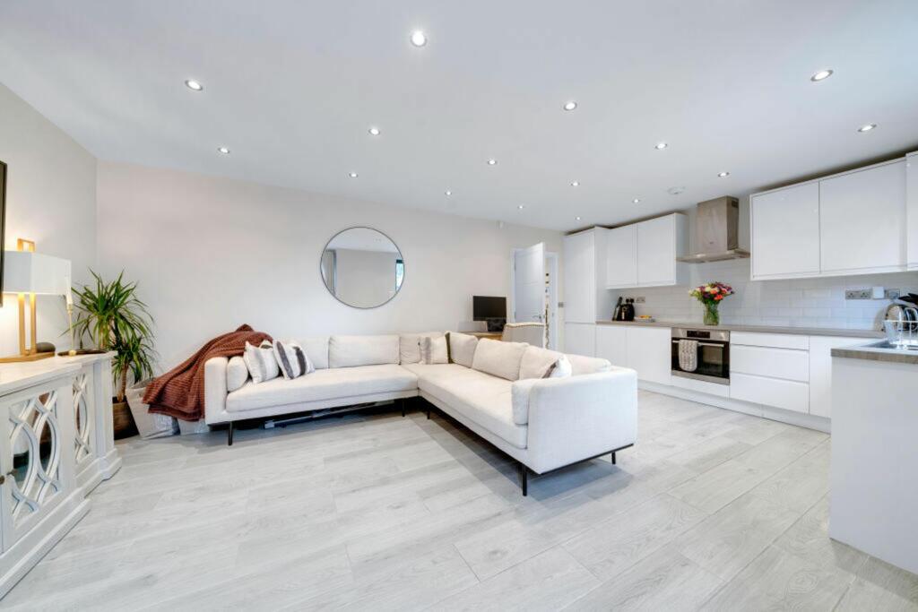 Open Plan Reception