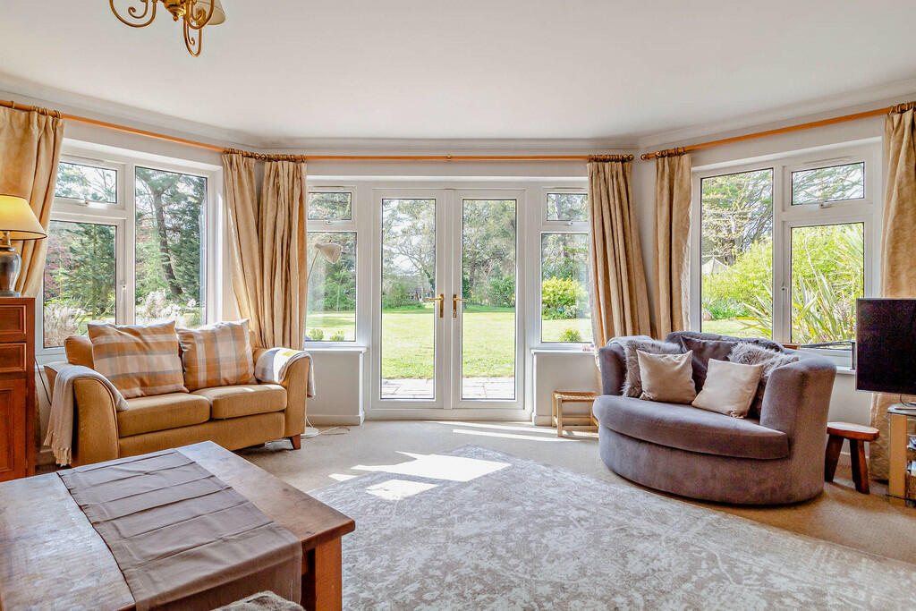 8548049-interior0...