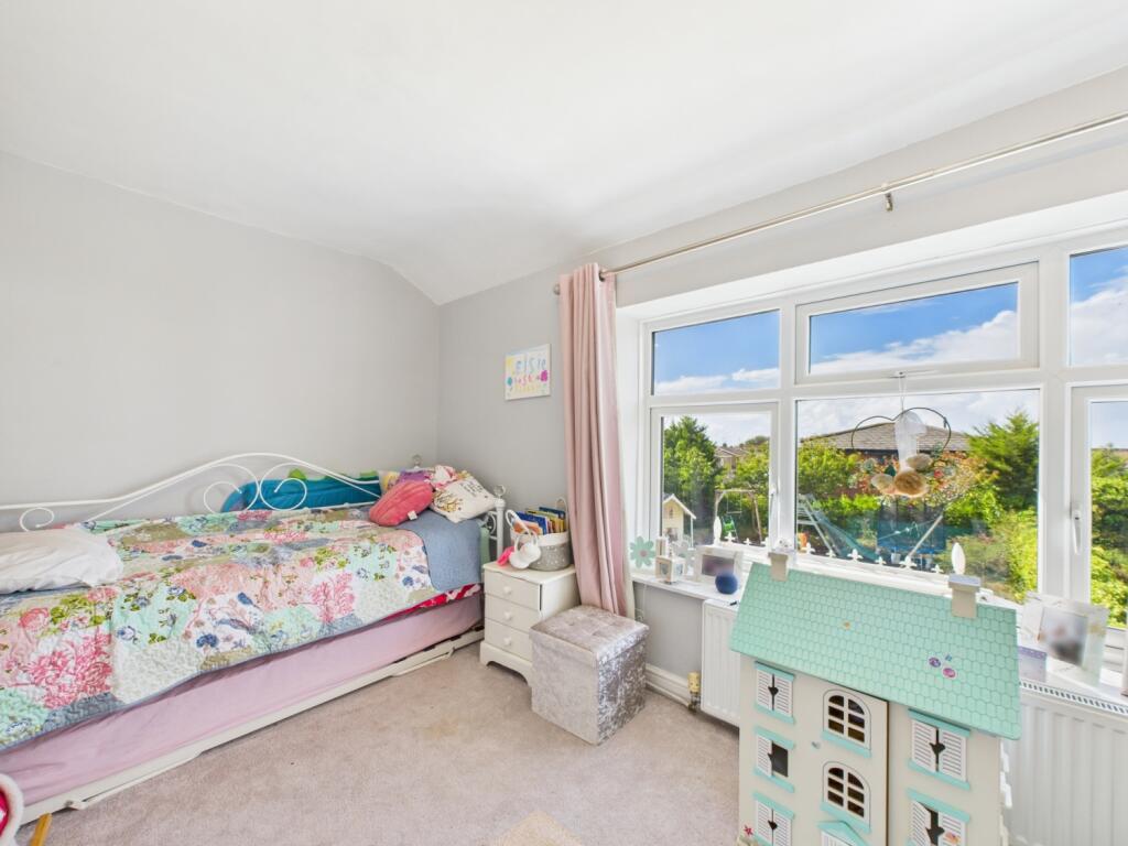 CAM02386G0-PR0143-STILL035