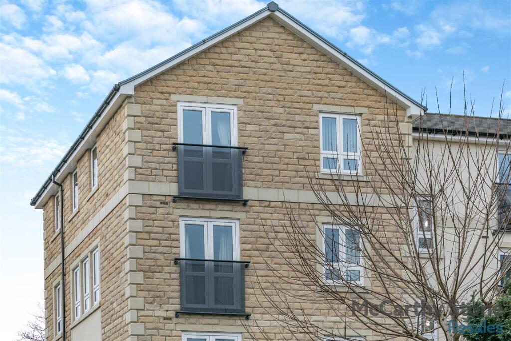 8637742-exterior10.jpg