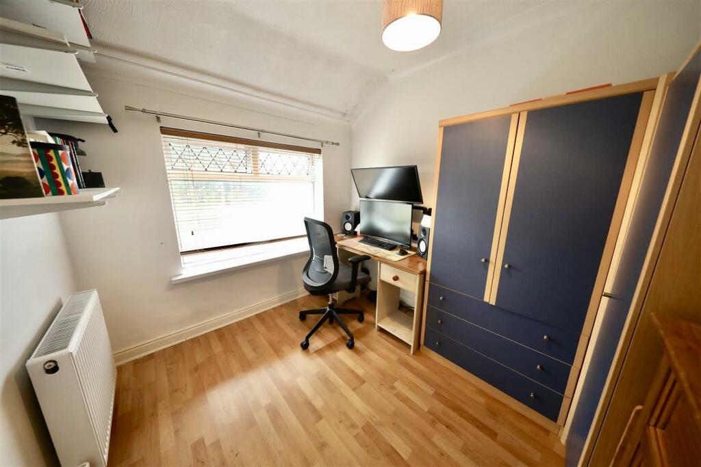 16 Bristol - Bed 2.jpg