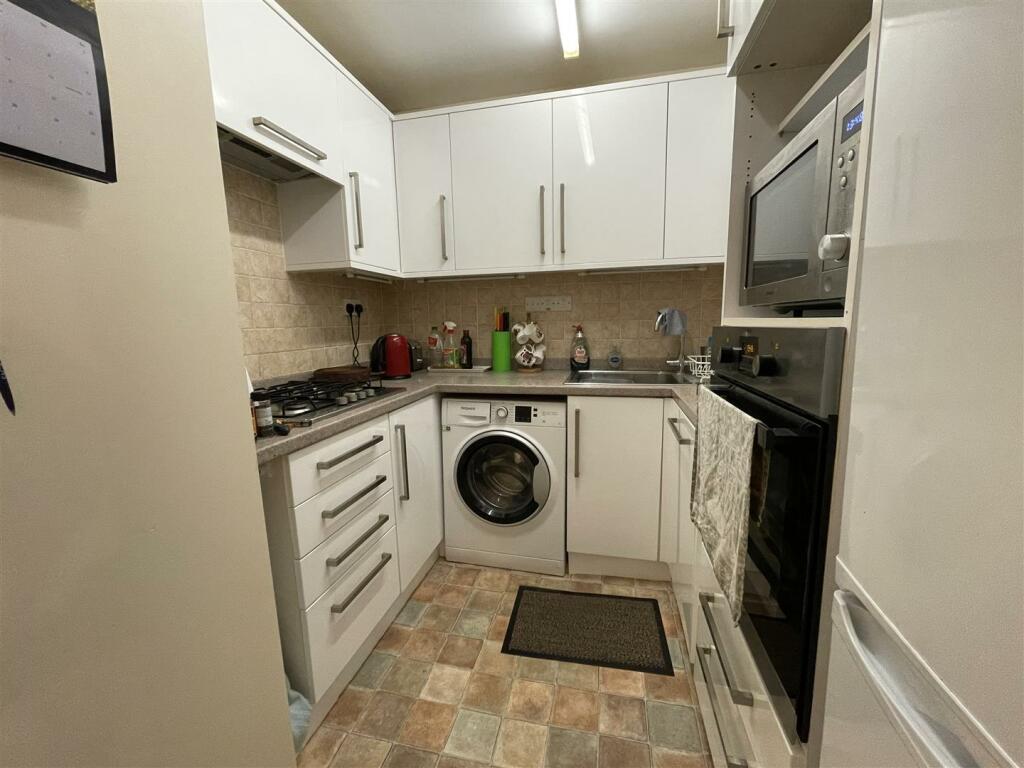 Kitchen.JPG