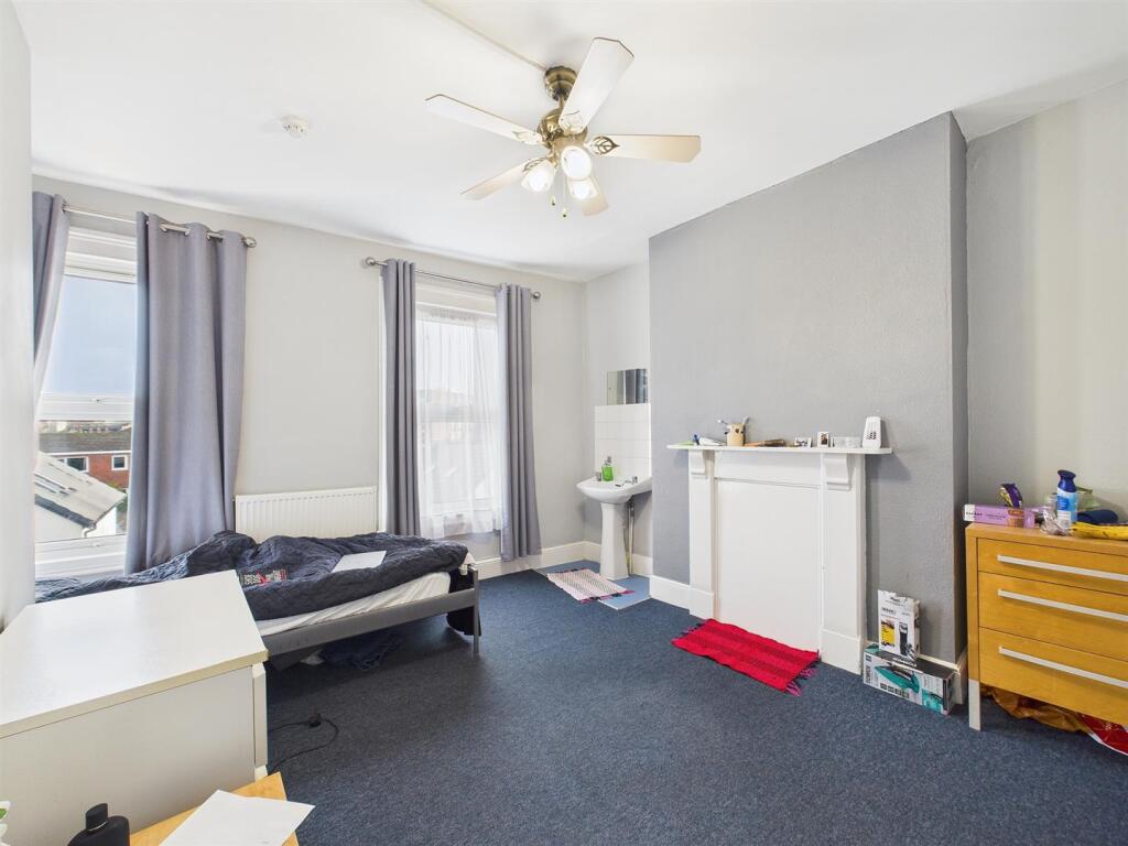 4- HMO and Building Plot for Auction, Southville.j