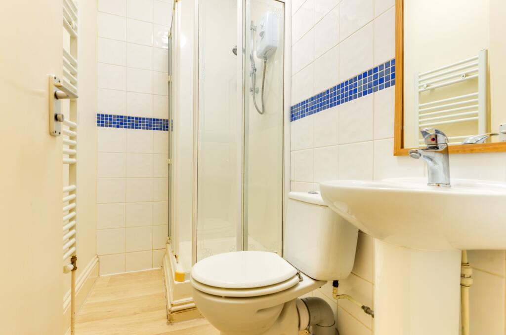 109 Upper Lewes Road Bathroom (2)
