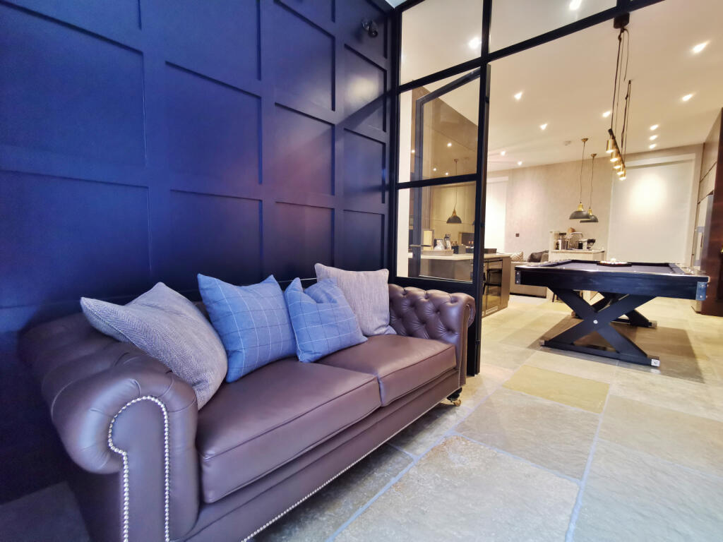 Office / Bedroom 2