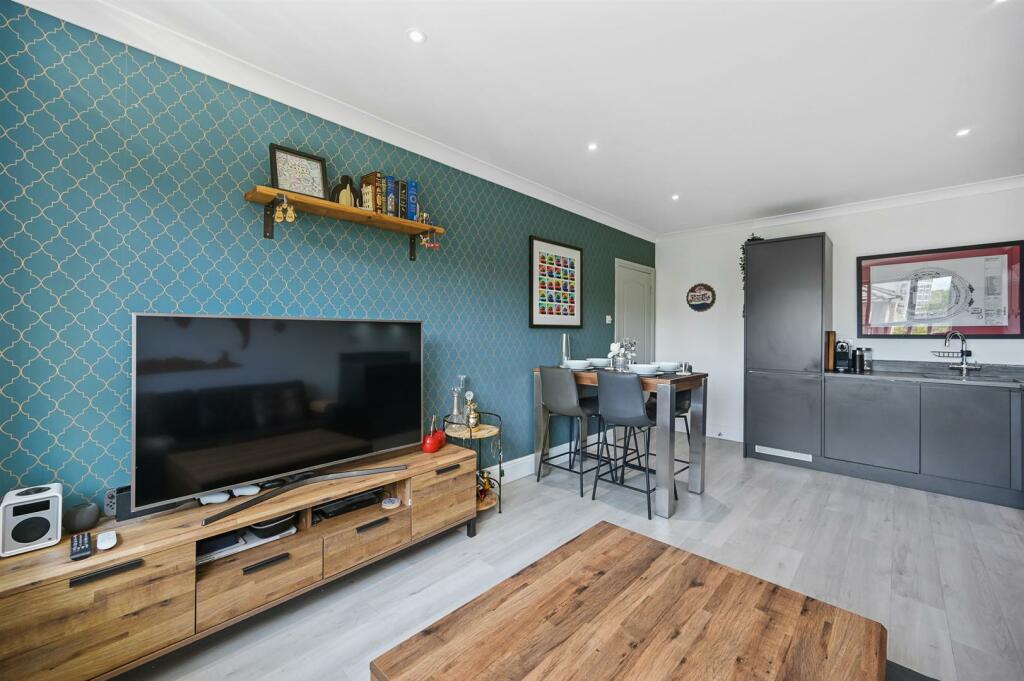 BCHJ - Flat 15, Mersey Court - Reception C (4).jpg