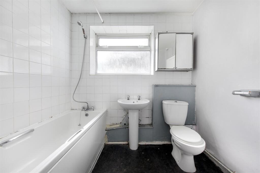 1 Bedford Court, Harrowdene Road - xKj5Ow098bHOGVQ