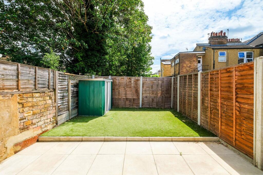 78-80 Spruce Hills Flat 2-25_web.jpg