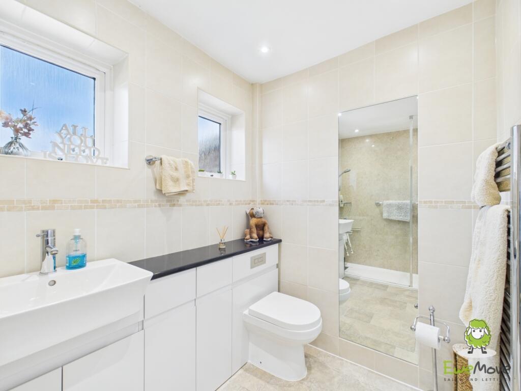 EweMove Estate Agents Basingstoke - 14 Lambs Row