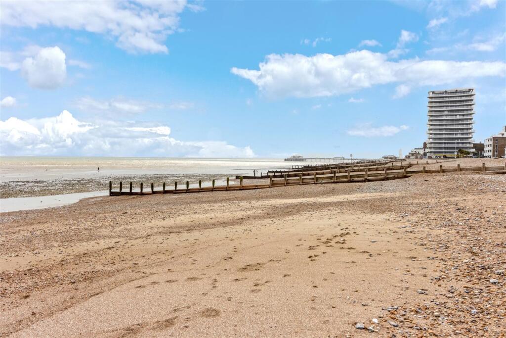 For Sale by Aspire Residential - Alexandra Road