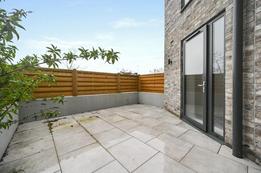 RC- bejoux court- flat 5 - balcony 4 (1).JPG