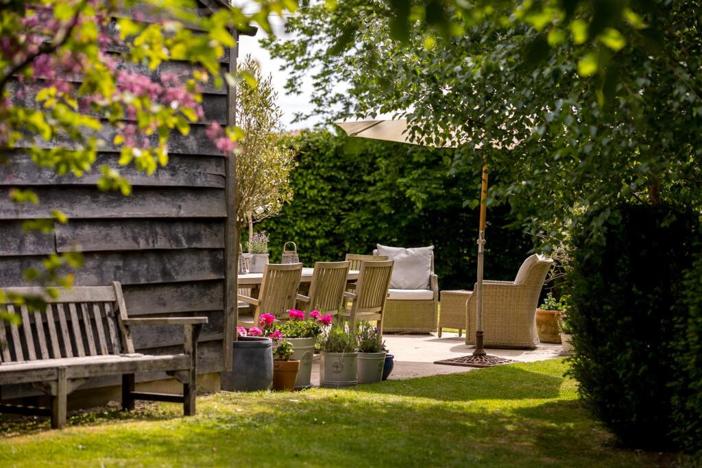 31 - Rowan Tree House - GL7 7EN - Web.jpg