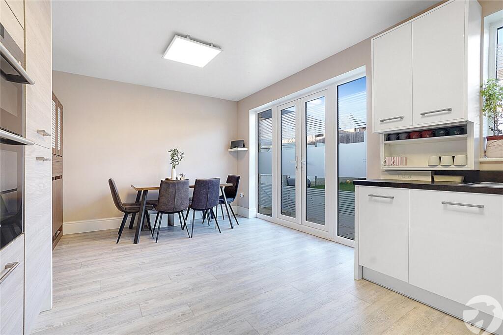 Kitchen/Dining