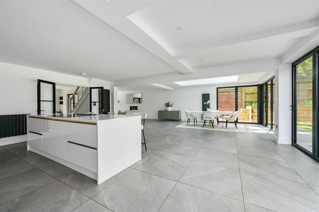 2 THE RUSSETTS - TN377FA (9).jpg