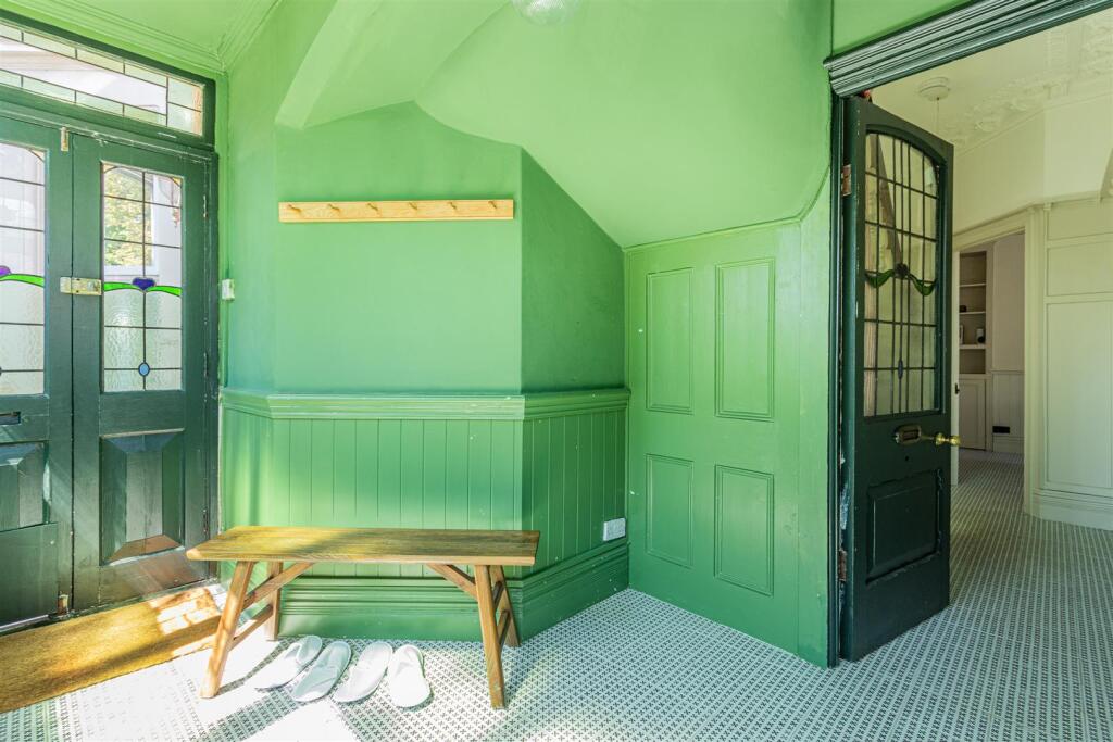 Waterloo Road 2-7.jpg