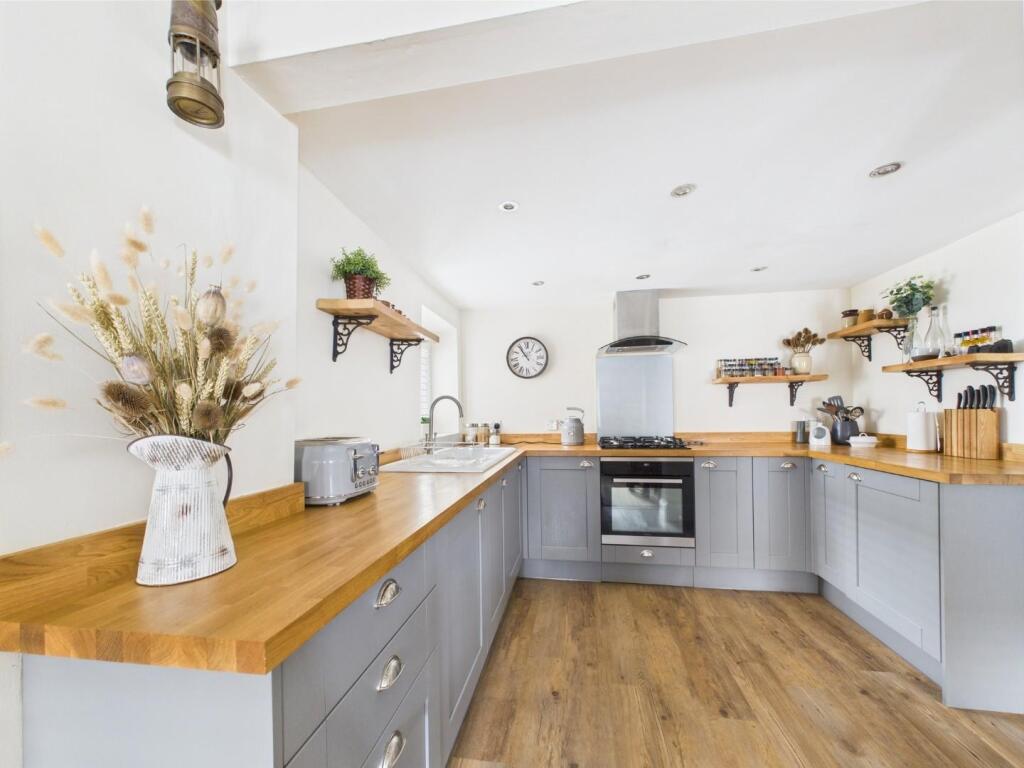 Dining kitchen