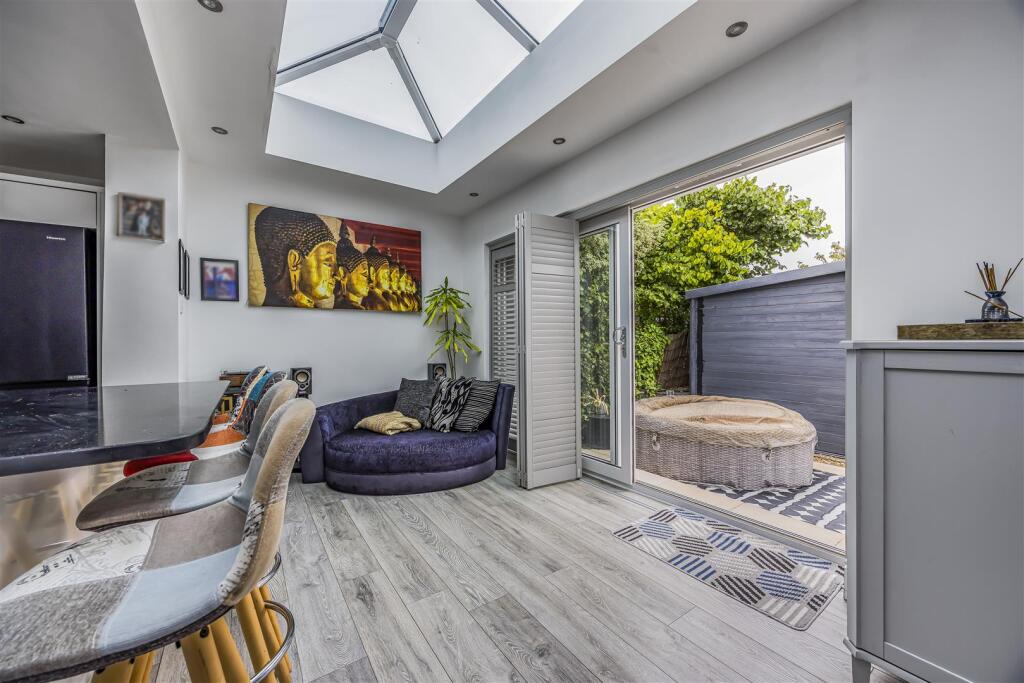 30 Uplands Road, Drayton-PorticoMarketing-SoldBy-2