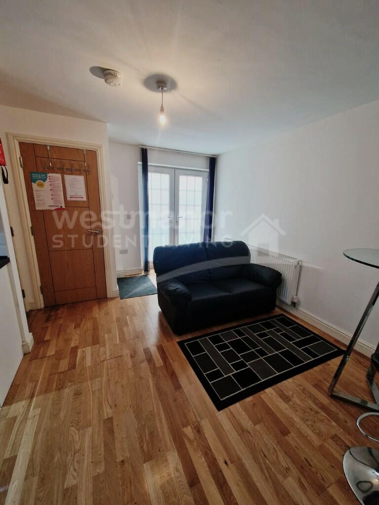FLAT 6