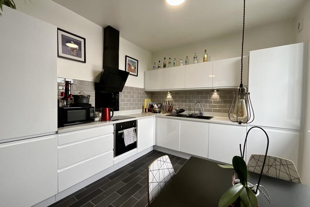 open plan living/kit