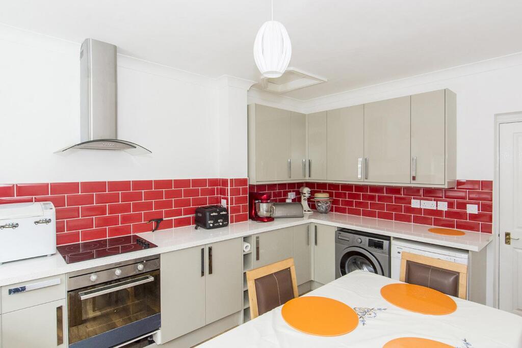 Dining/Kitchen (Ground Floor Flat)