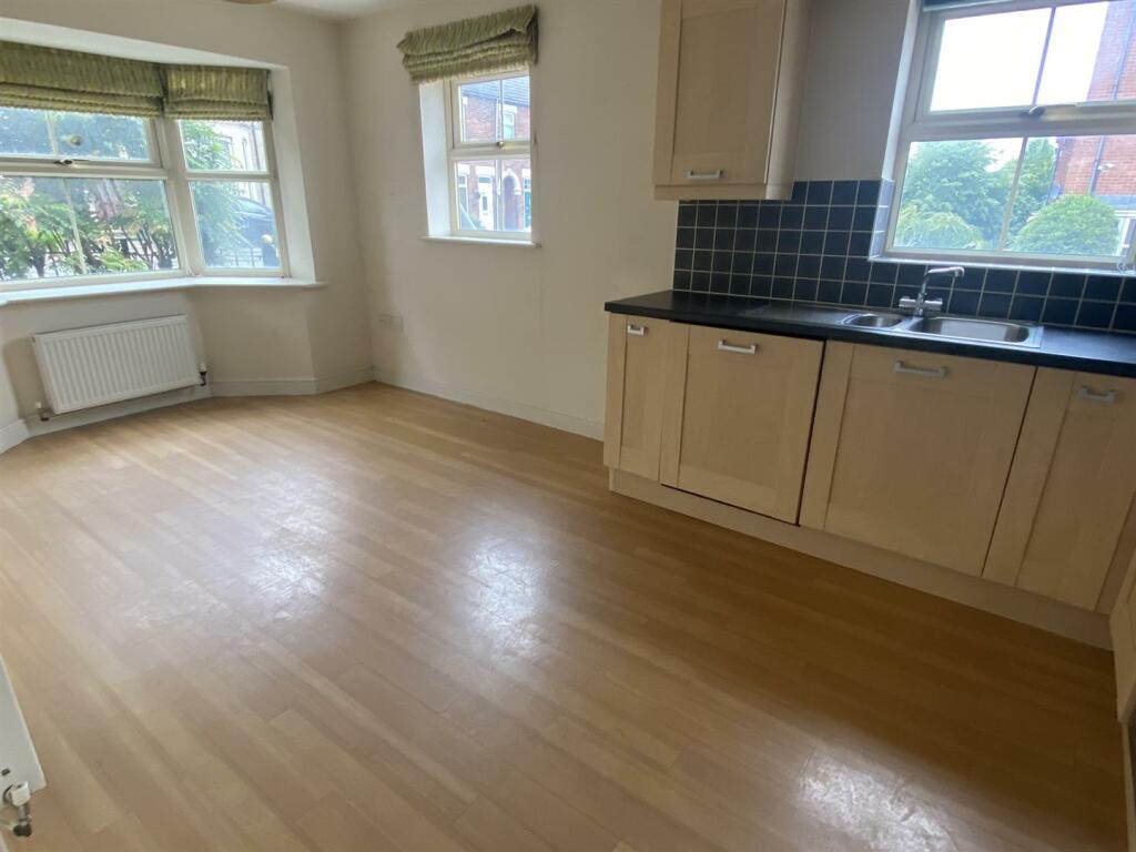 Dining kitchen