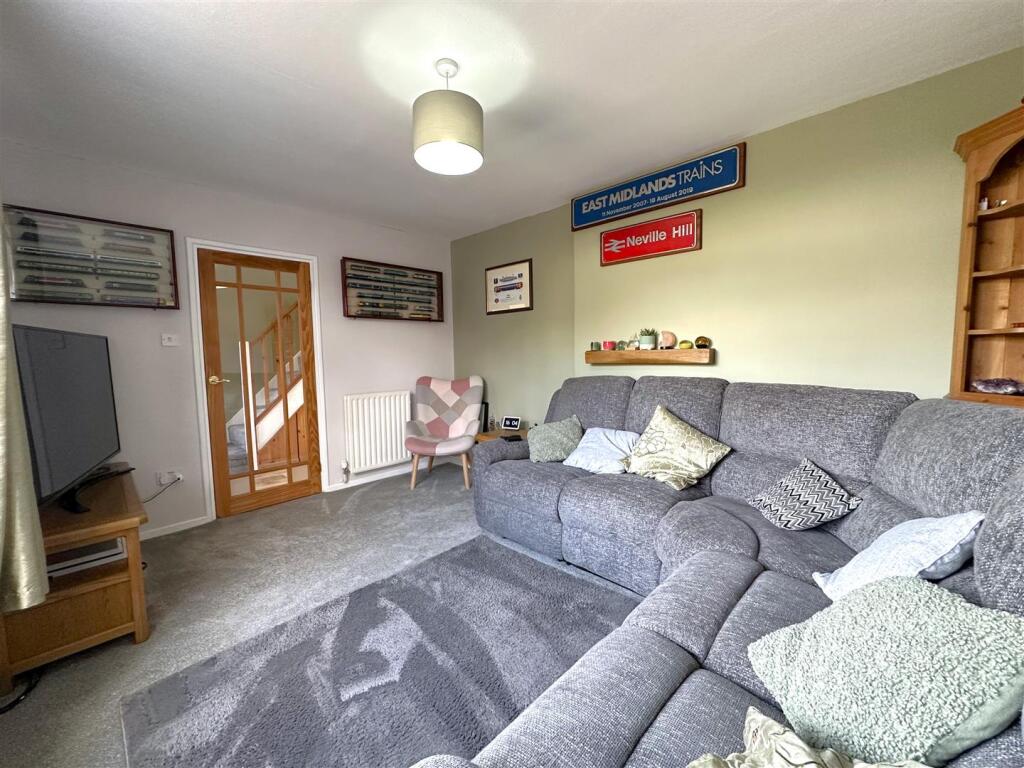 Well-Appointed Lounge 390