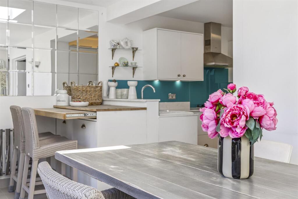 Brookside Close, 3 _015.JPG