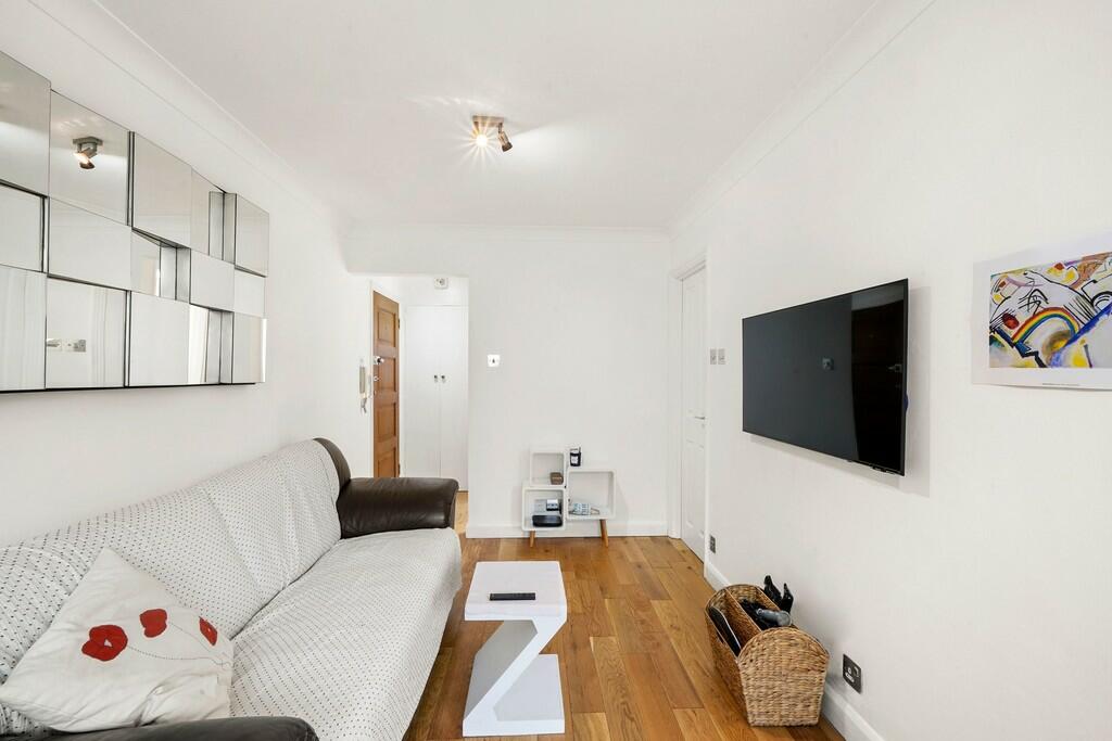 Living room 3 