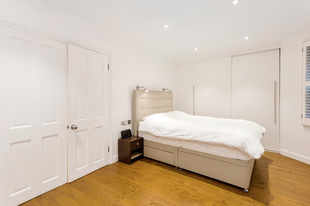 1, 49-50 Ainger Road