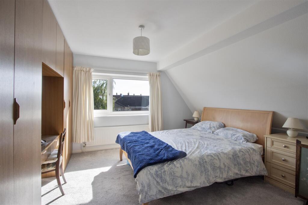 Bedroom 1.jpg